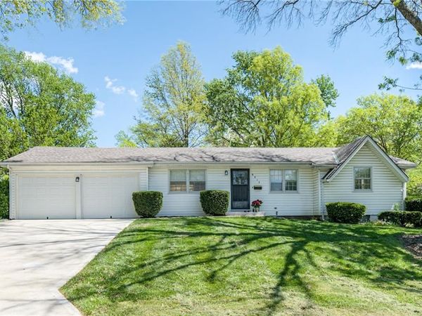 9317 Mullen Road, Lenexa, KS 66215