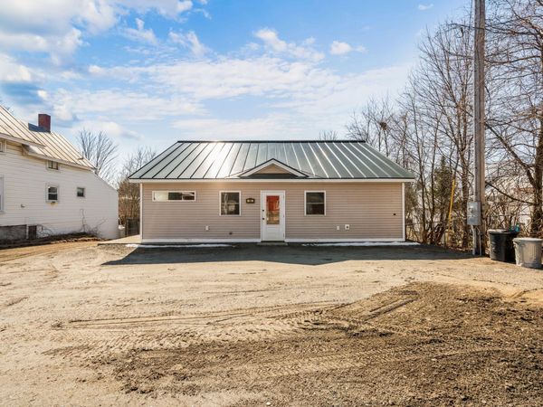 14 Mercer Road, Norridgewock, ME 04957