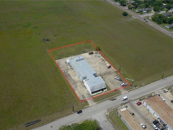 3701 E Rio Grande Street, Victoria, TX 77901