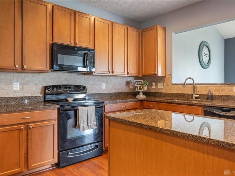 1919 Daffodil Drive, Beavercreek Township, OH 45385 Photo 12