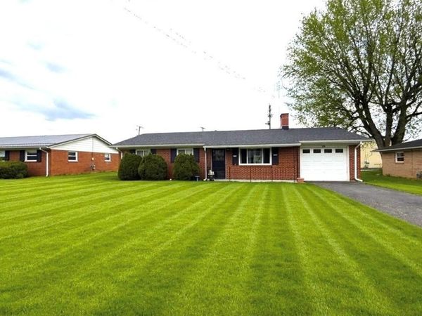 16 Plaza Drive, Mount Vernon, OH 43050