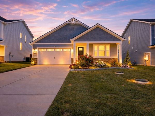 1428 Ovaldale Dr, Murfreesboro, TN 37128