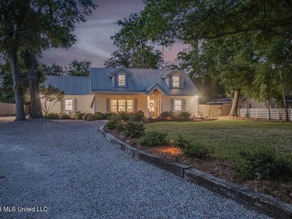 1589 E Second Street, Pass Christian, MS 39571