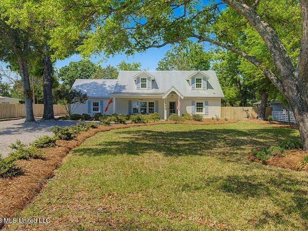 1589 E Second Street, Pass Christian, MS 39571