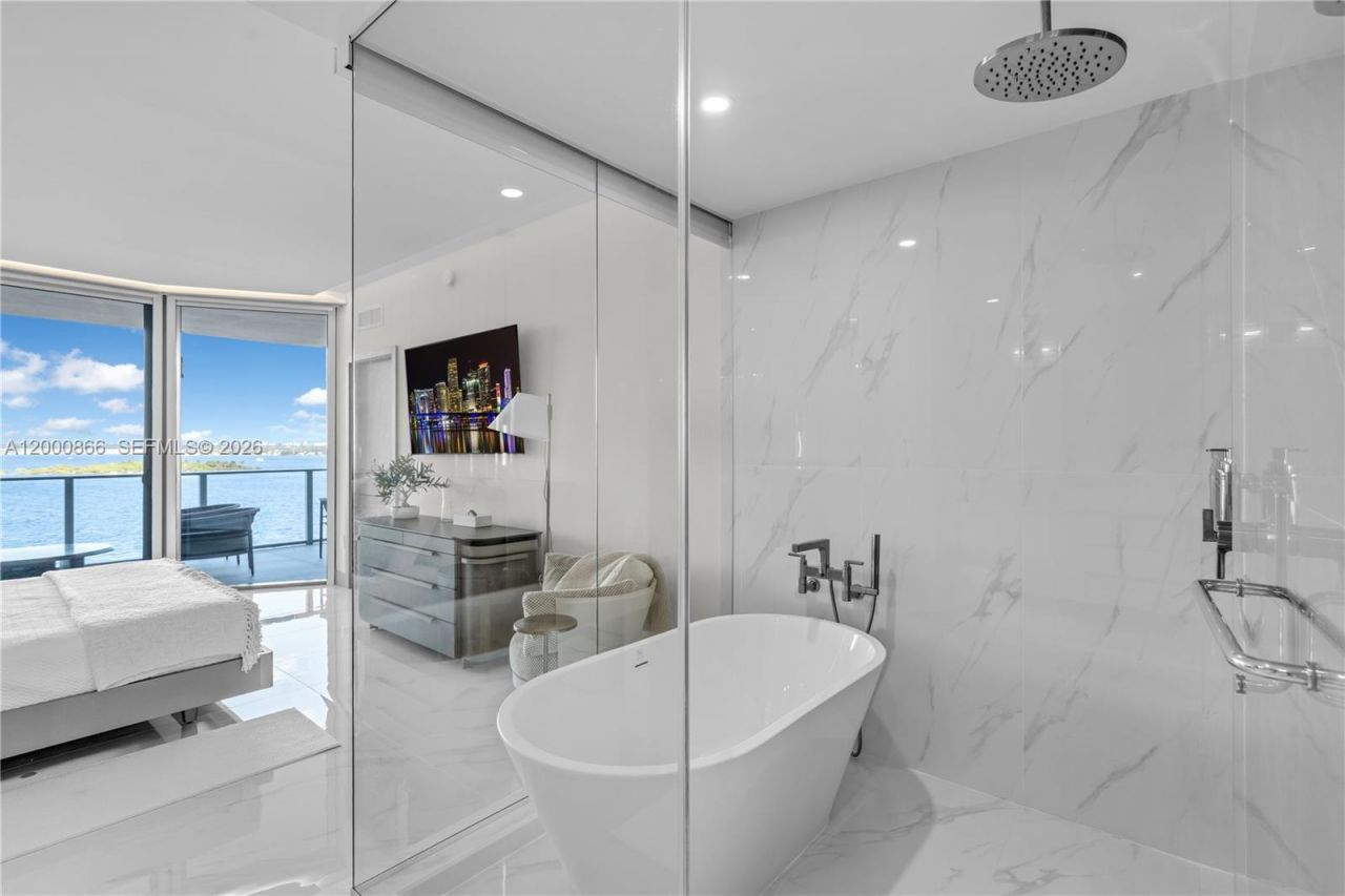 711 NE 23rd Ter, Unit 607, Miami, FL 33137 Photo