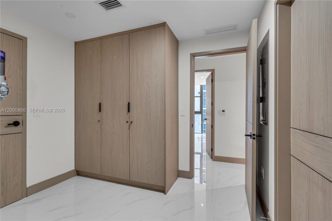 711 NE 23rd Ter, Unit 607, Miami, FL 33137 Photo