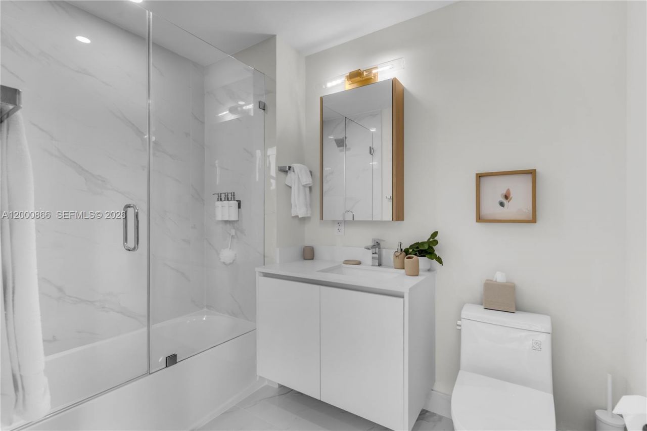711 NE 23rd Ter, Unit 607, Miami, FL 33137 Photo