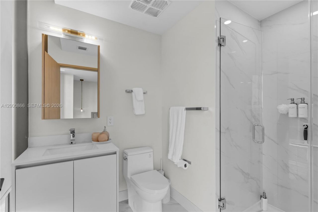 711 NE 23rd Ter, Unit 607, Miami, FL 33137 Photo