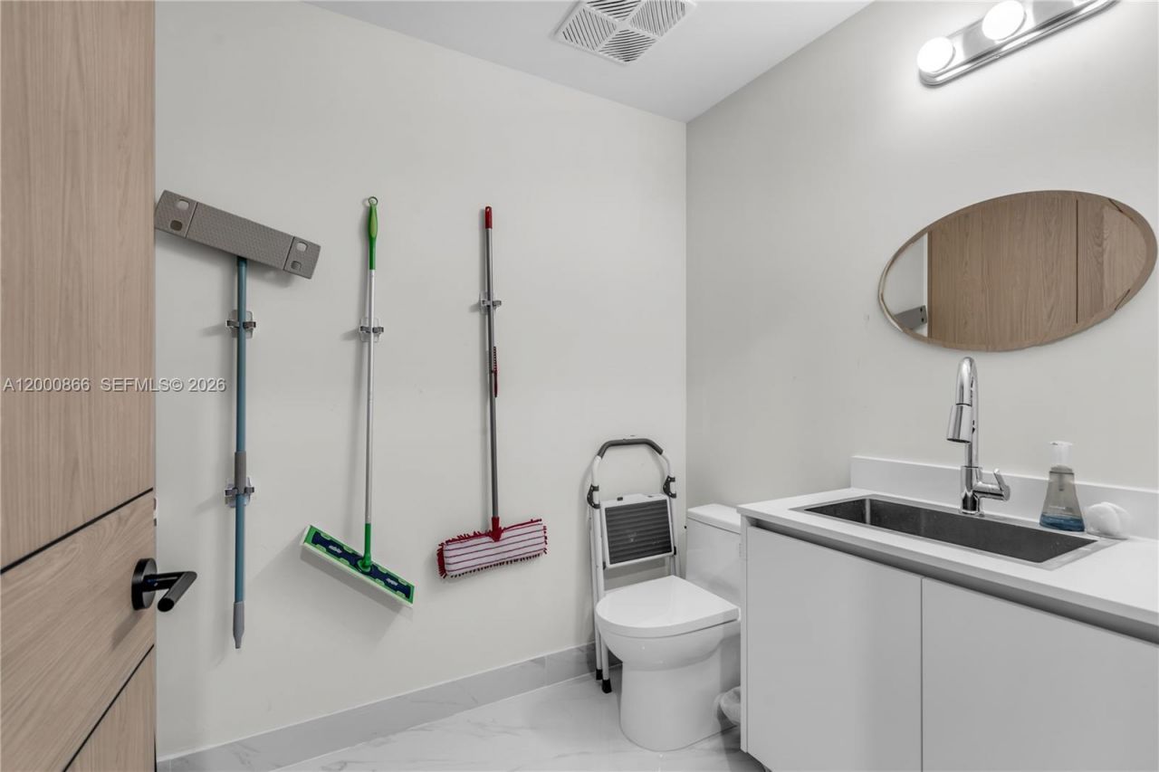 711 NE 23rd Ter, Unit 607, Miami, FL 33137 Photo
