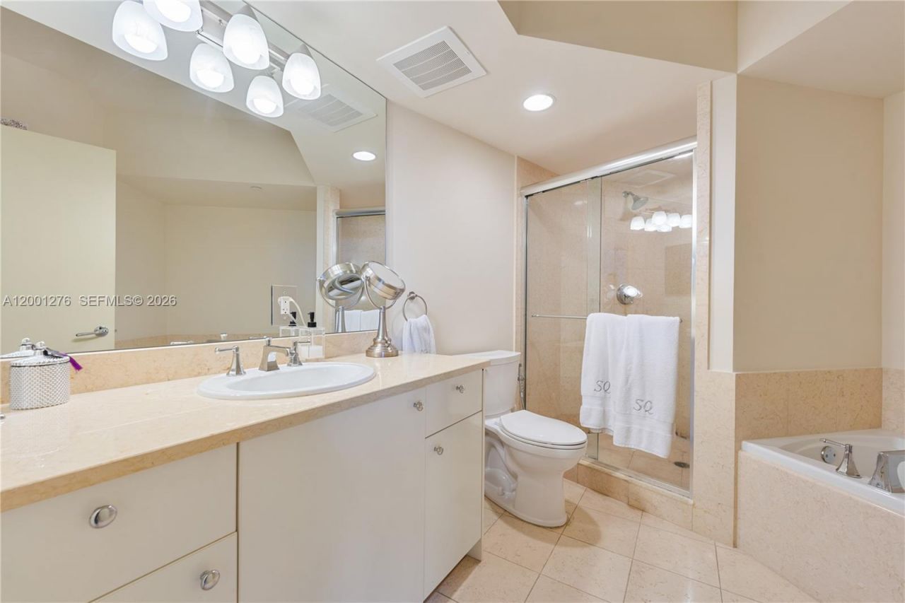 20000 E Country Club Dr, Unit 610, Aventura, FL 33180 Photo