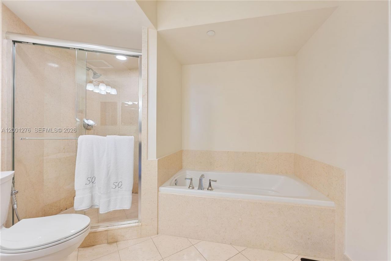 20000 E Country Club Dr, Unit 610, Aventura, FL 33180 Photo