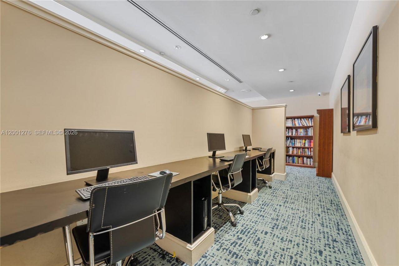 20000 E Country Club Dr, Unit 610, Aventura, FL 33180 Photo