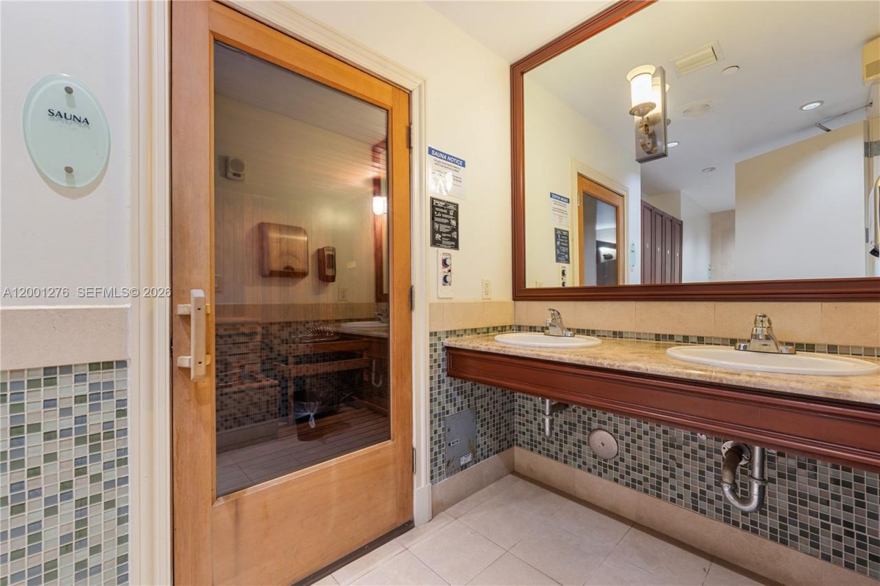 20000 E Country Club Dr, Unit 610, Aventura, FL 33180 Photo