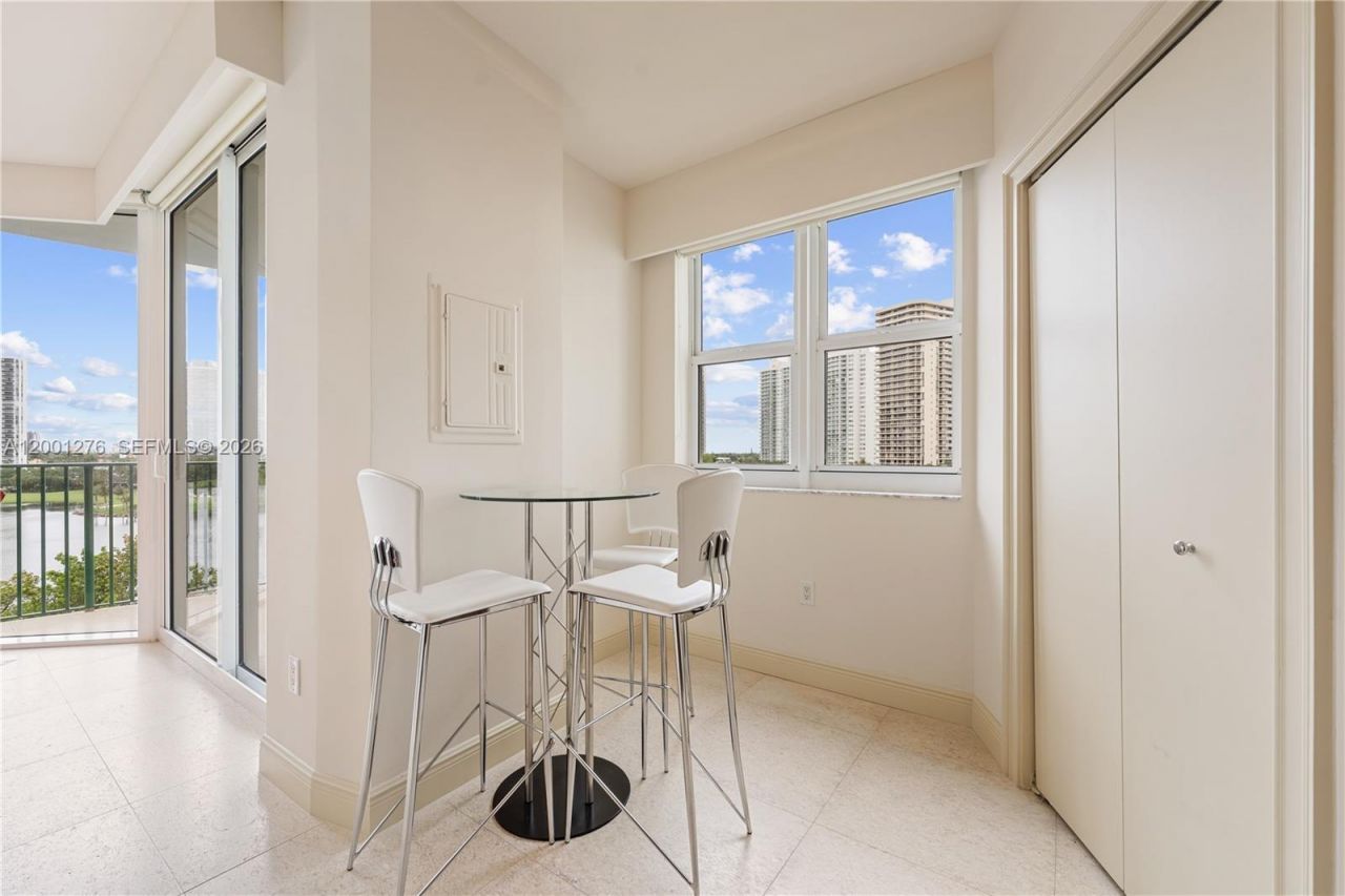 20000 E Country Club Dr, Unit 610, Aventura, FL 33180 Photo