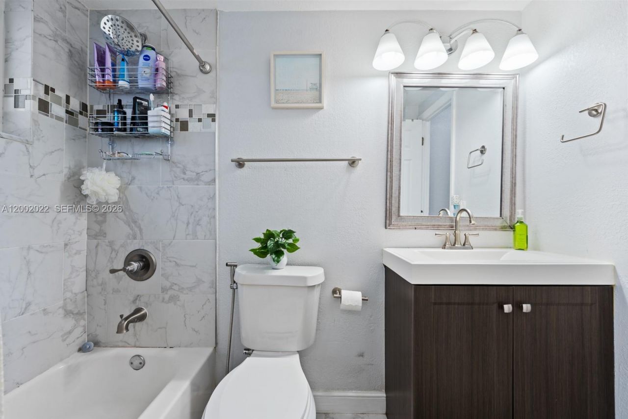 7845 Camino Real, Unit O-413, Miami, FL 33143 Photo