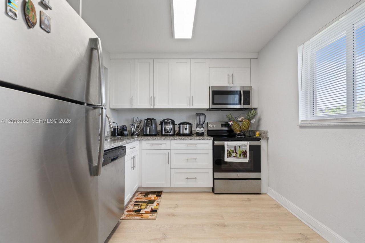 7845 Camino Real, Unit O-413, Miami, FL 33143 Photo