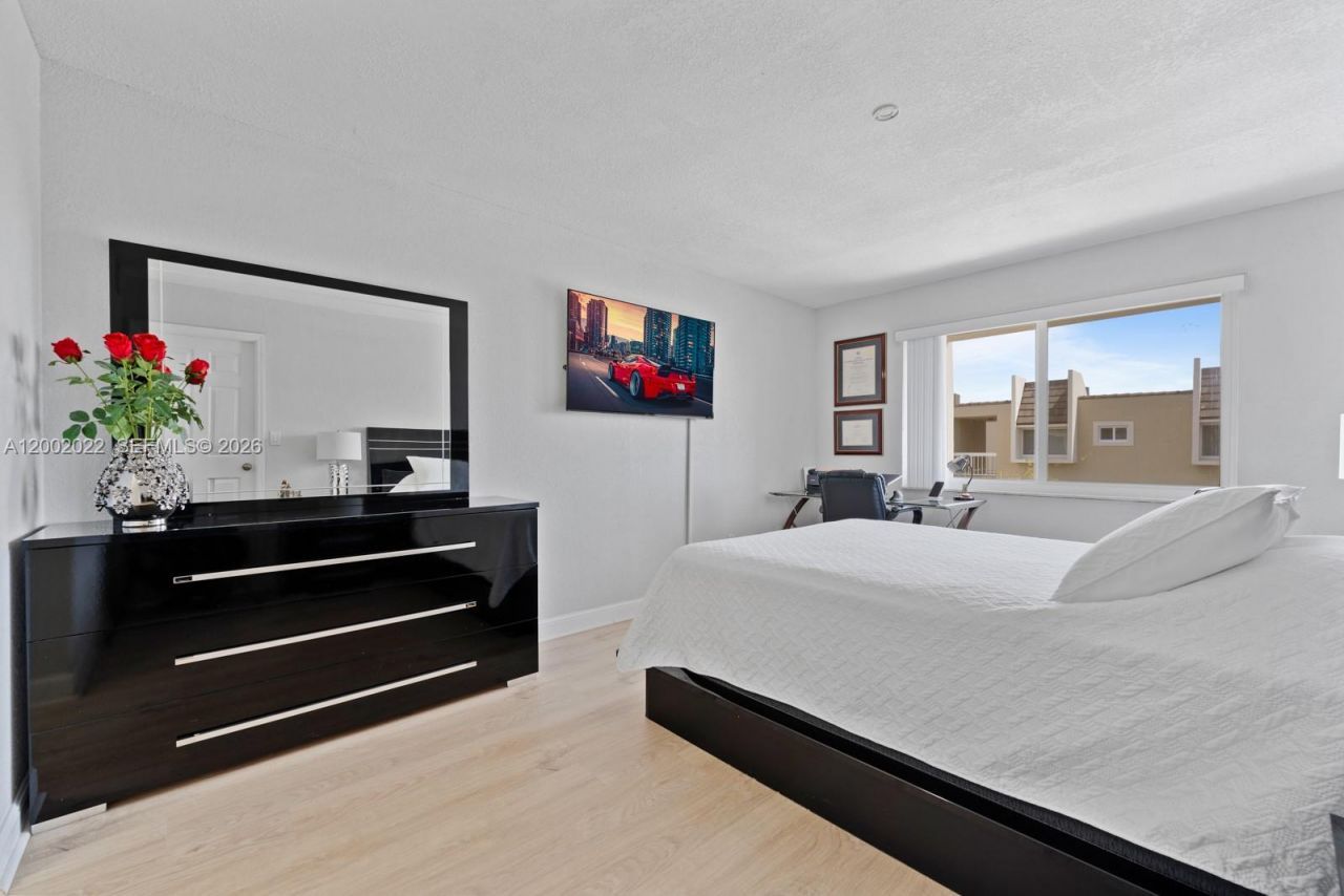 7845 Camino Real, Unit O-413, Miami, FL 33143 Photo