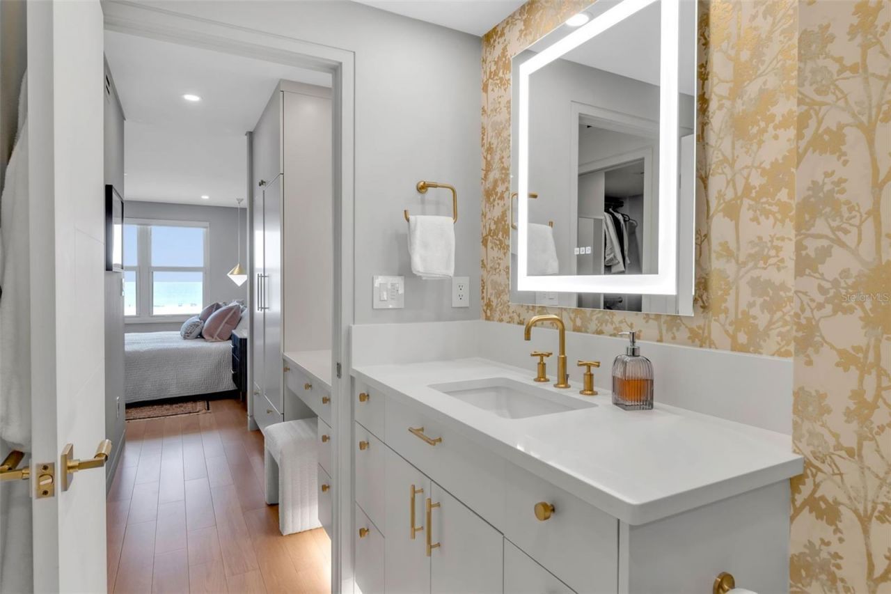 5740 Midnight Pass Road, Unit 403, Sarasota, FL 34242 Photo