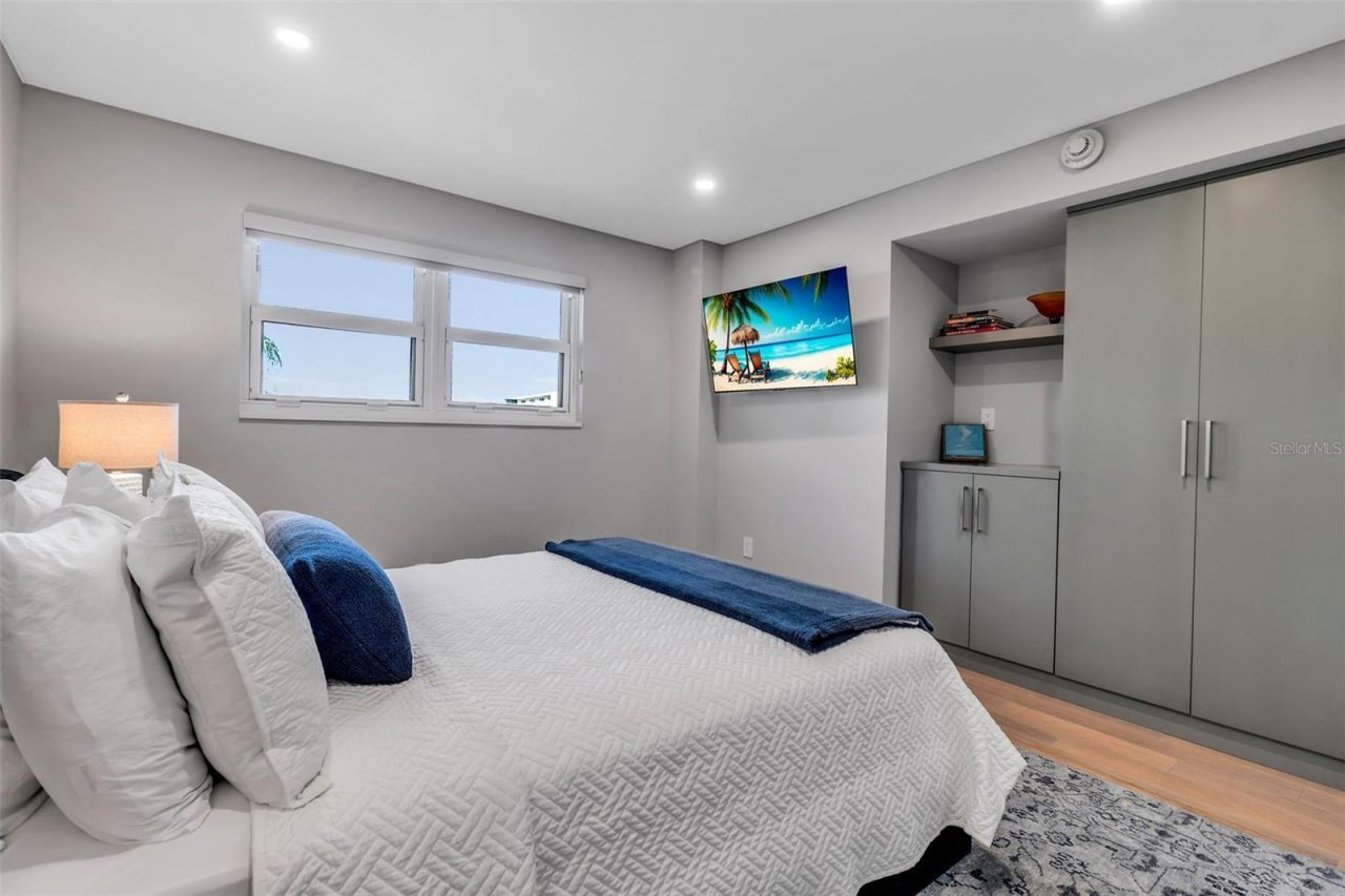 5740 Midnight Pass Road, Unit 403, Sarasota, FL 34242 Photo