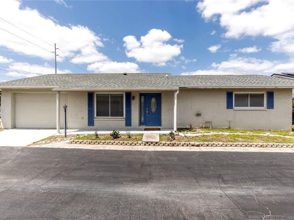 702 HUXLEY PLACE, SUN CITY CENTER, FL 33573