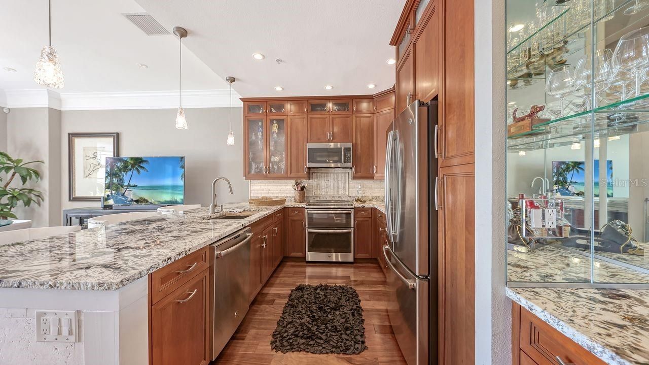 750 N Tamiami Trail, Unit PH08, Sarasota, FL 34236 Photo