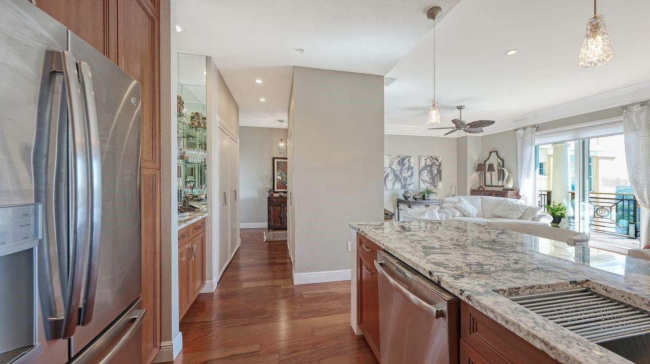 750 N Tamiami Trail, Unit PH08, Sarasota, FL 34236 Photo