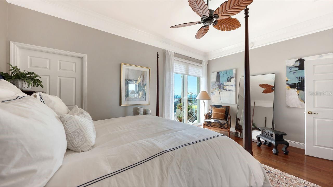 750 N Tamiami Trail, Unit PH08, Sarasota, FL 34236 Photo