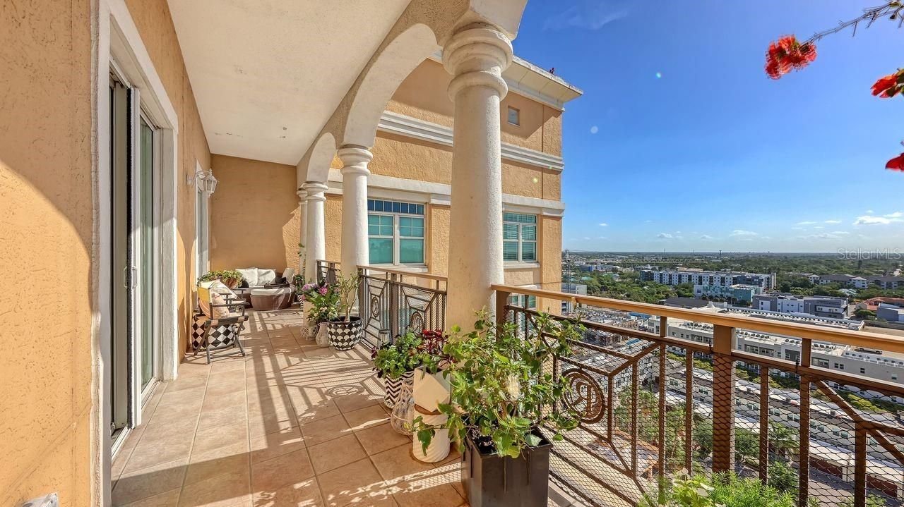 750 N Tamiami Trail, Unit PH08, Sarasota, FL 34236 Photo