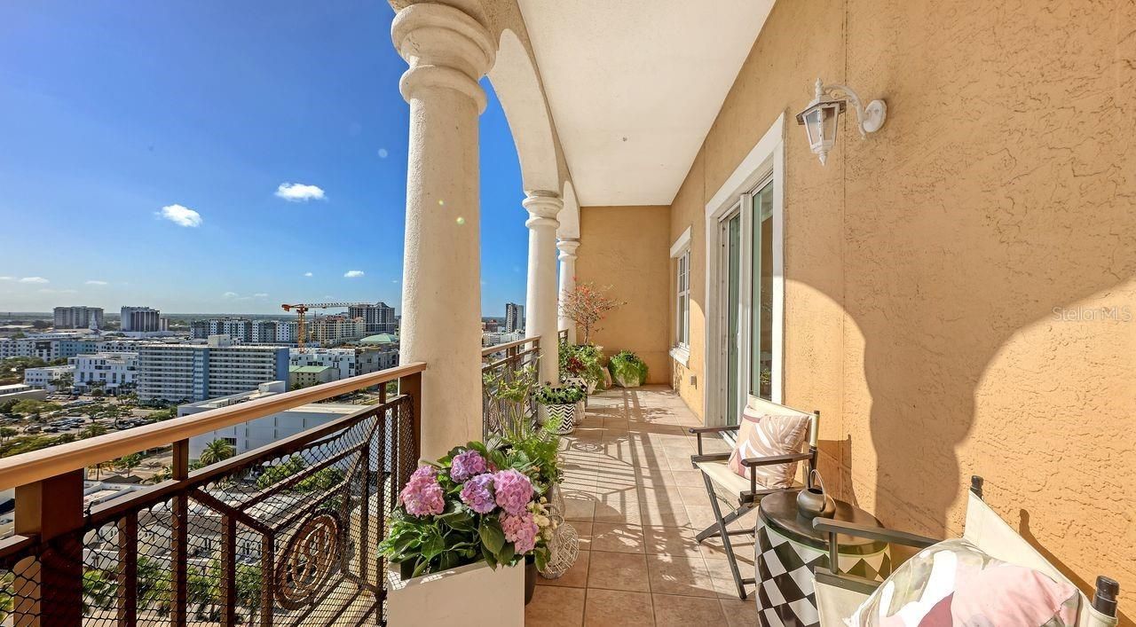 750 N Tamiami Trail, Unit PH08, Sarasota, FL 34236 Photo