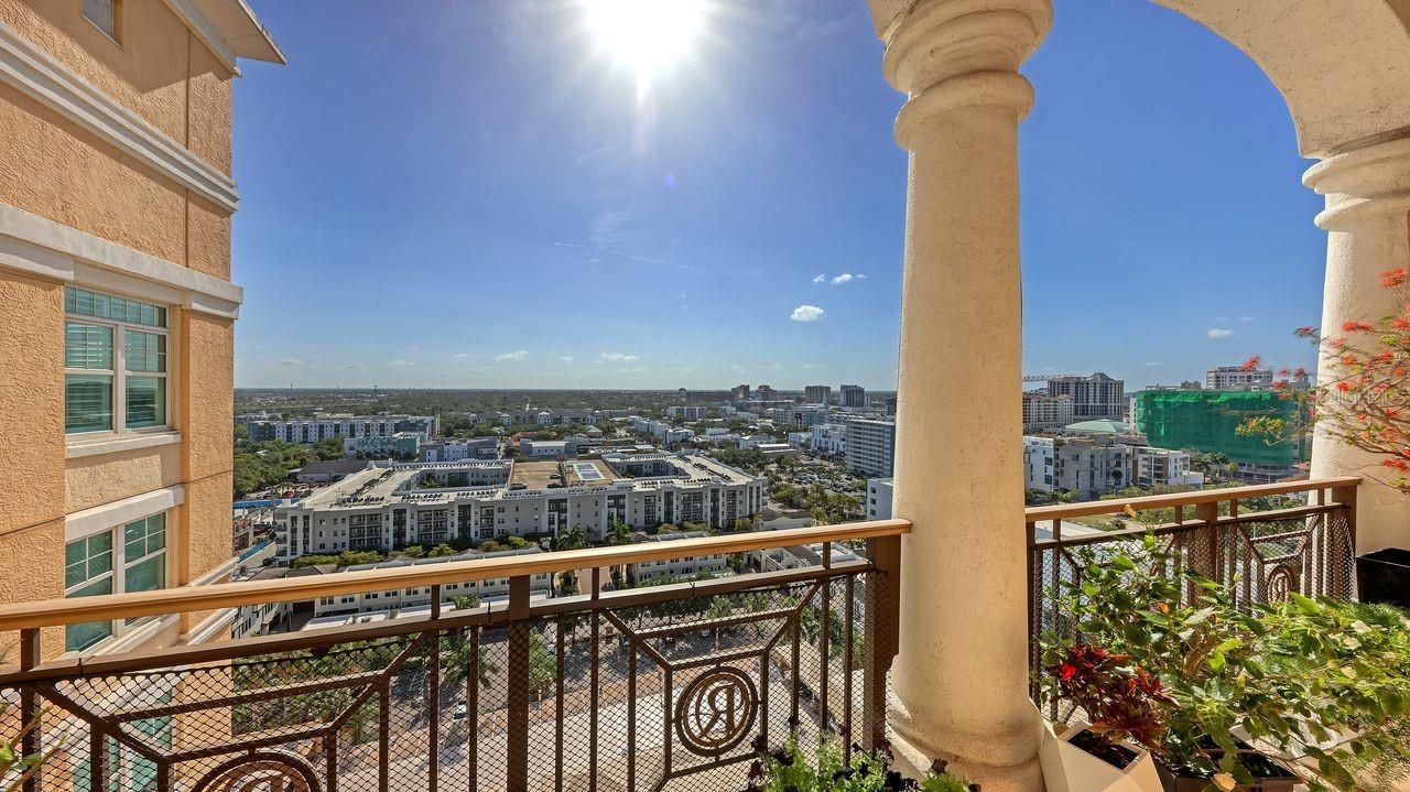 750 N Tamiami Trail, Unit PH08, Sarasota, FL 34236 Photo