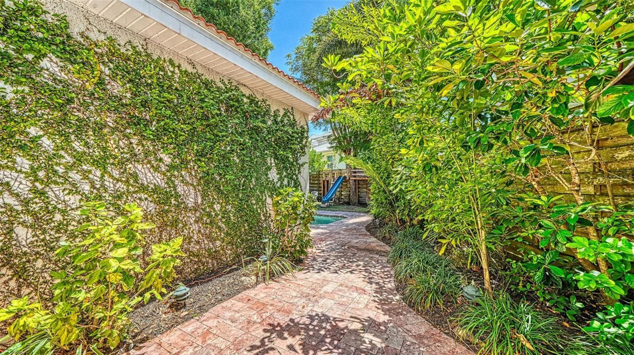 1704 Fortuna Street, Sarasota, FL 34239 Photo