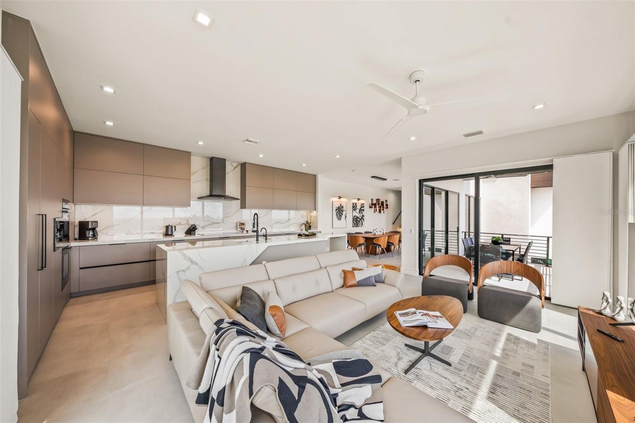 101 7th Street S, Bradenton Beach, FL 34217 Photo