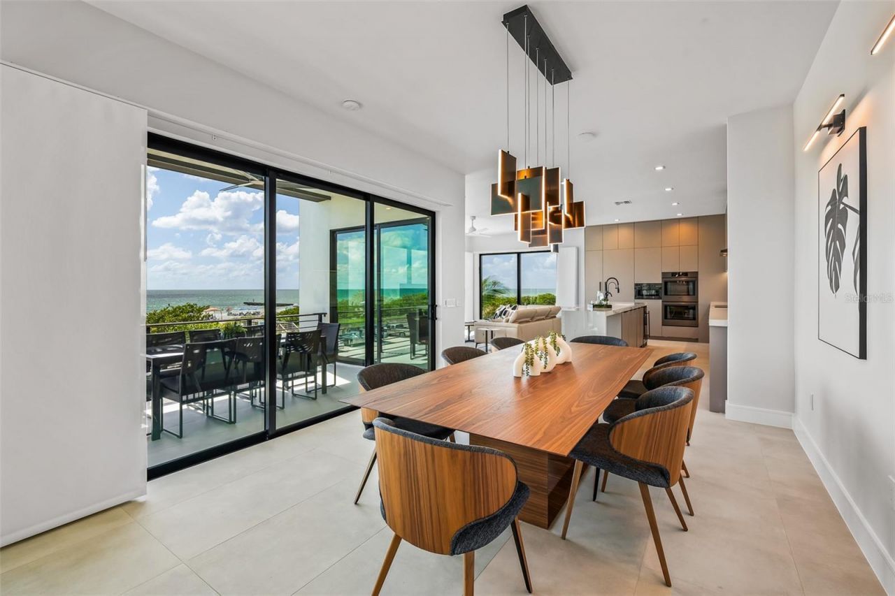 101 7th Street S, Bradenton Beach, FL 34217 Photo