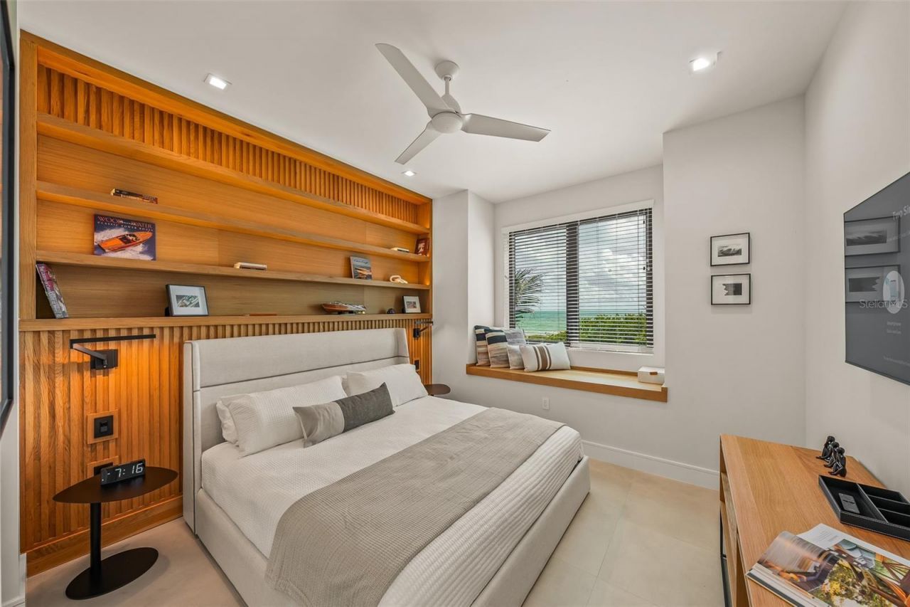 101 7th Street S, Bradenton Beach, FL 34217 Photo