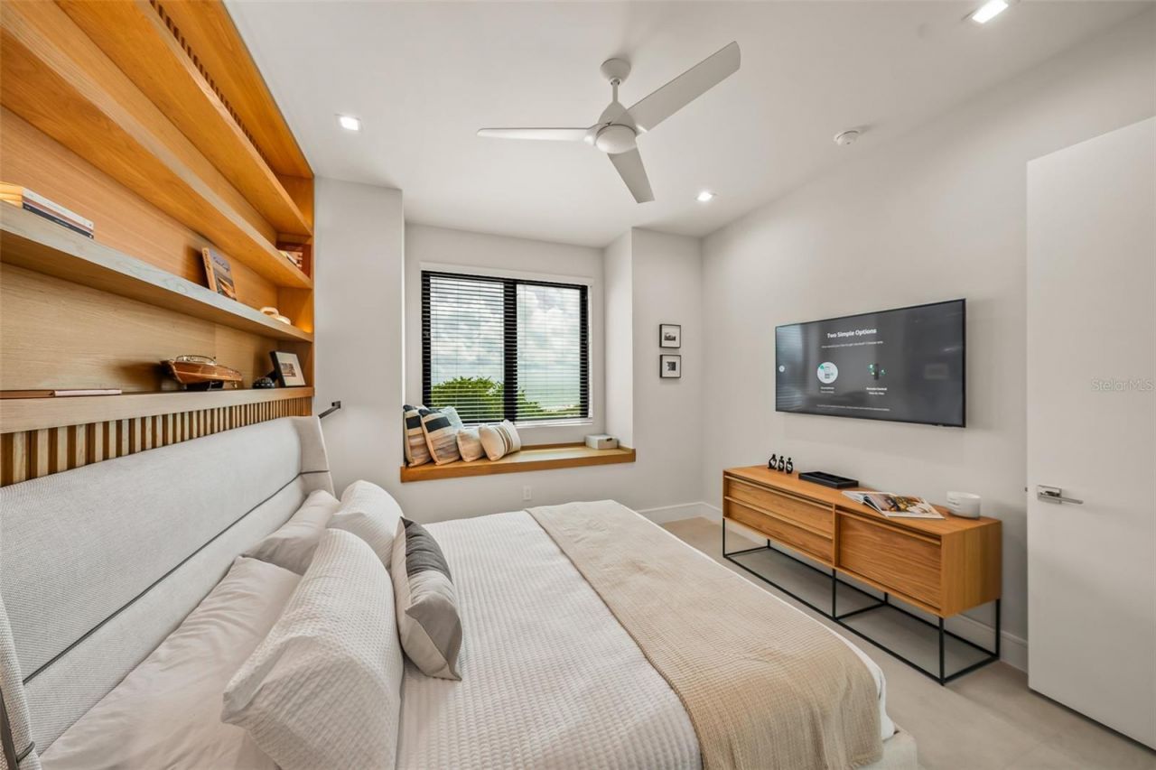 101 7th Street S, Bradenton Beach, FL 34217 Photo