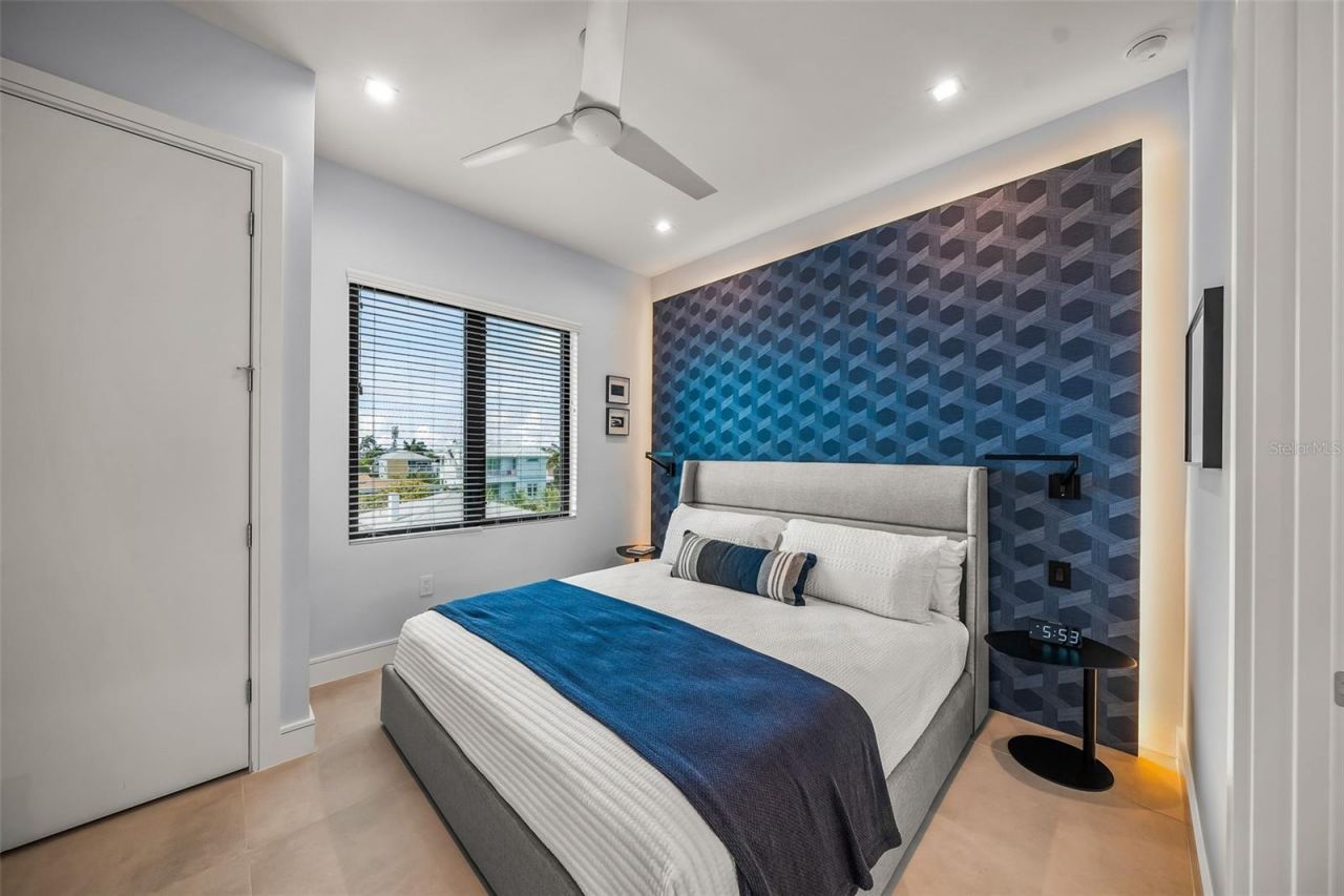 101 7th Street S, Bradenton Beach, FL 34217 Photo