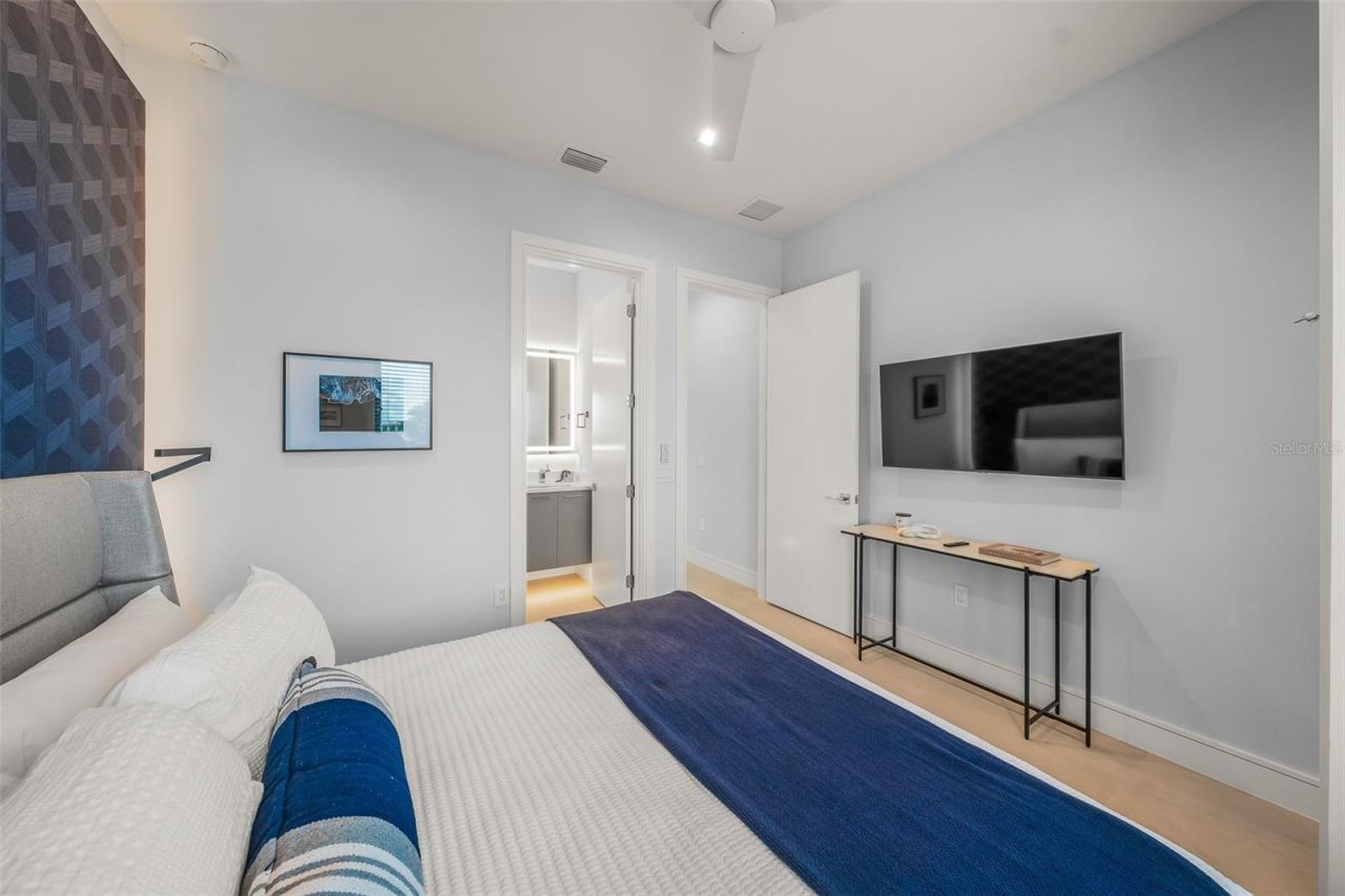 101 7th Street S, Bradenton Beach, FL 34217 Photo