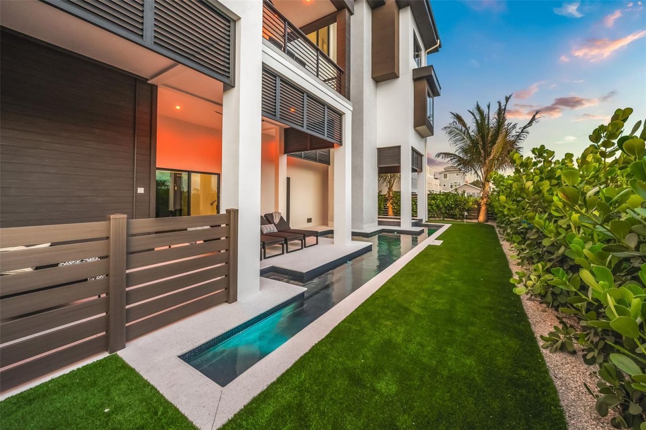 101 7th Street S, Bradenton Beach, FL 34217 Photo