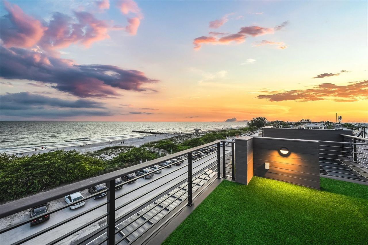 101 7th Street S, Bradenton Beach, FL 34217 Photo