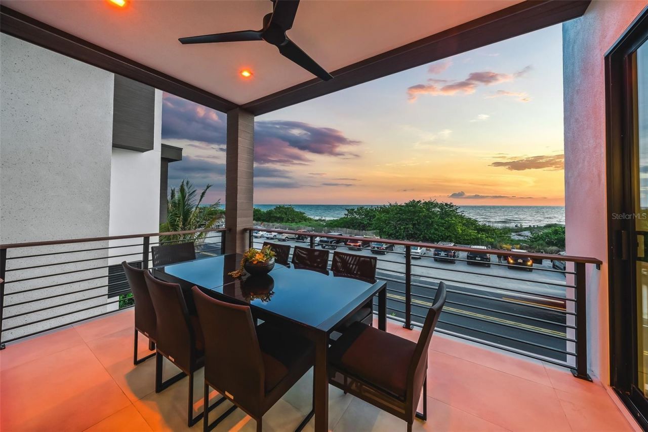 101 7th Street S, Bradenton Beach, FL 34217 Photo