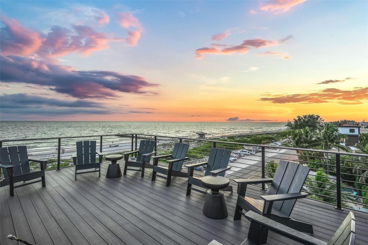 101 7th Street S, Bradenton Beach, FL 34217 Photo