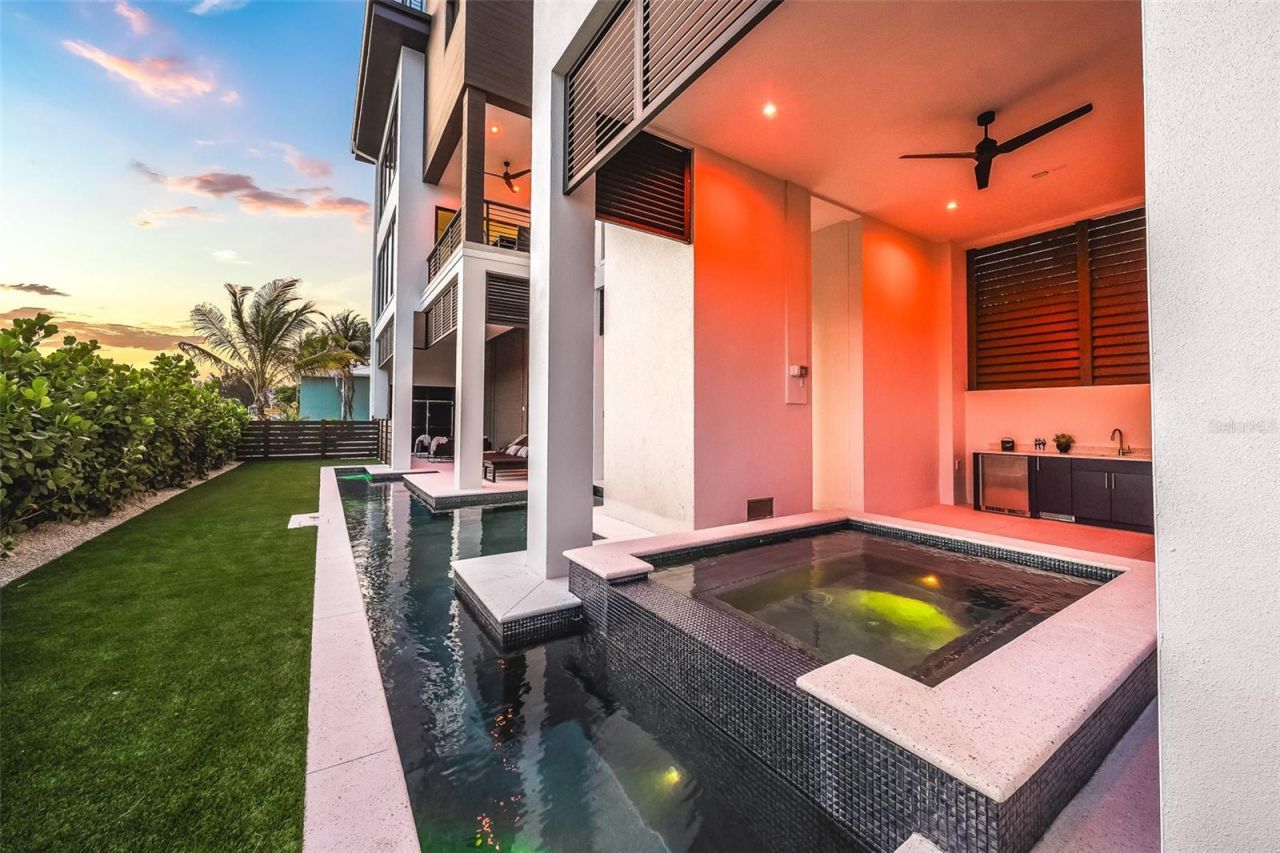 101 7th Street S, Bradenton Beach, FL 34217 Photo