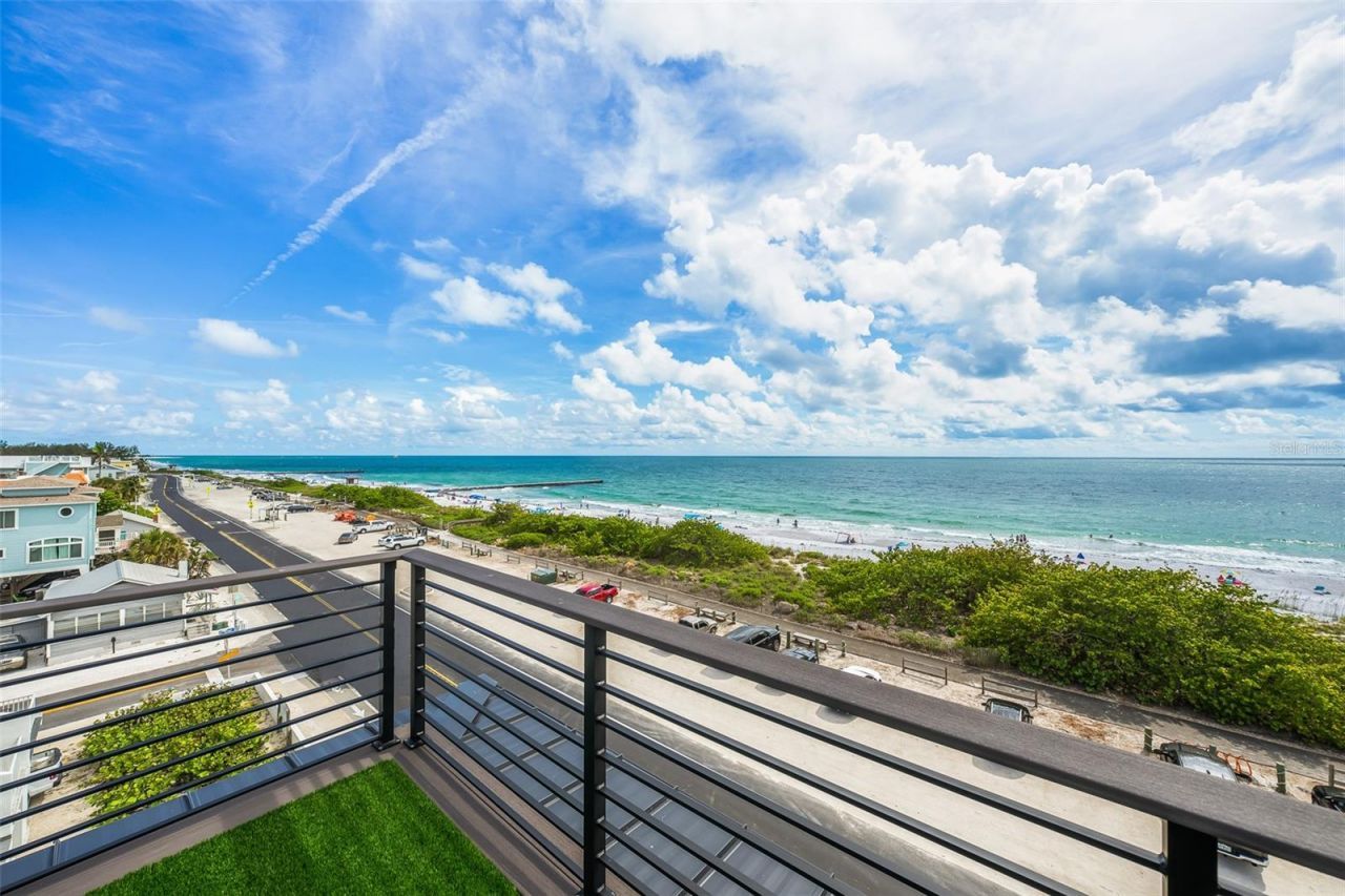 101 7th Street S, Bradenton Beach, FL 34217 Photo