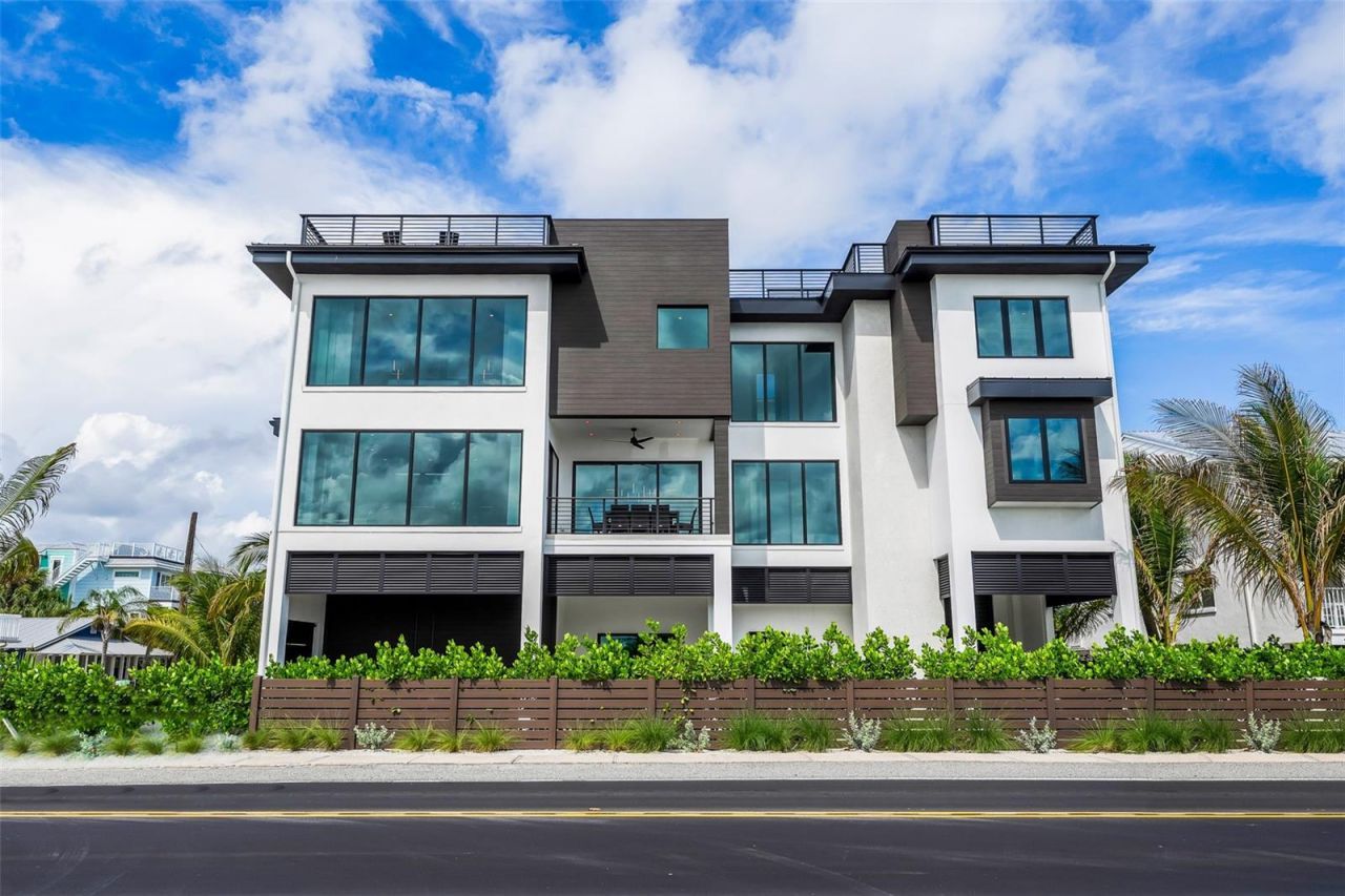 101 7th Street S, Bradenton Beach, FL 34217 Photo