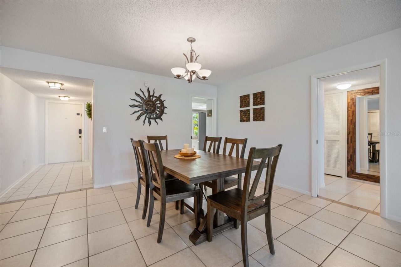 6939 W Country Club Drive N, Unit 156, Sarasota, FL 34243 Photo