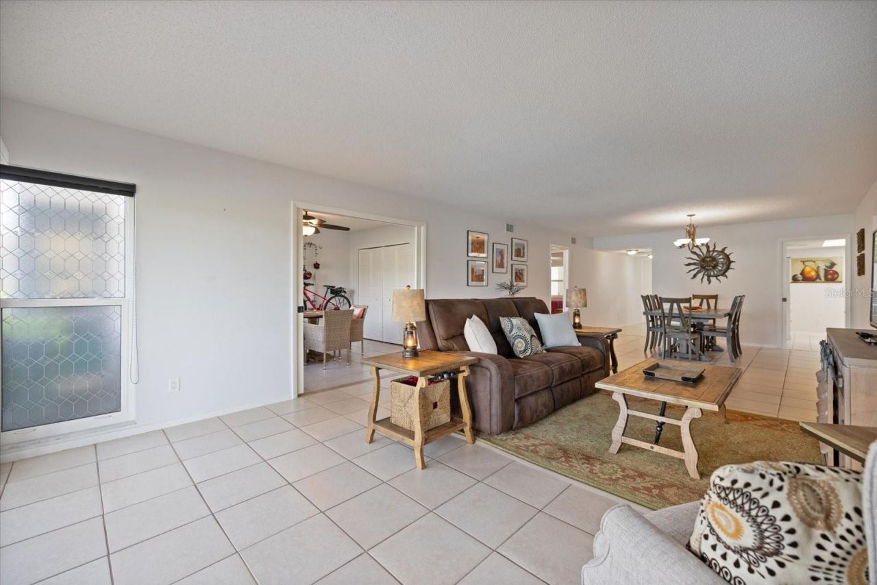 6939 W Country Club Drive N, Unit 156, Sarasota, FL 34243 Photo