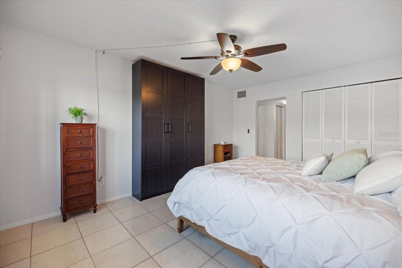 6939 W Country Club Drive N, Unit 156, Sarasota, FL 34243 Photo
