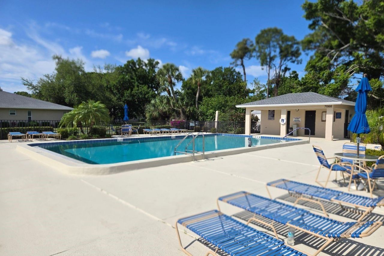 6939 W Country Club Drive N, Unit 156, Sarasota, FL 34243 Photo