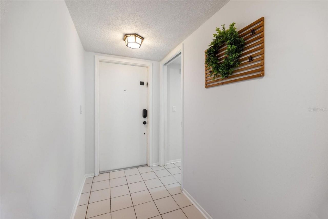 6939 W Country Club Drive N, Unit 156, Sarasota, FL 34243 Photo