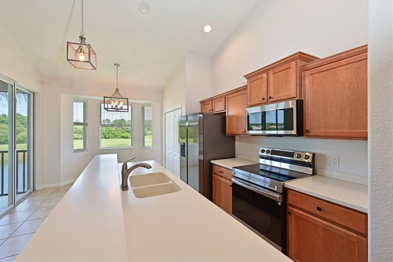 1011 Fairwaycove Lane, Unit 202, Bradenton, FL 34212 Photo